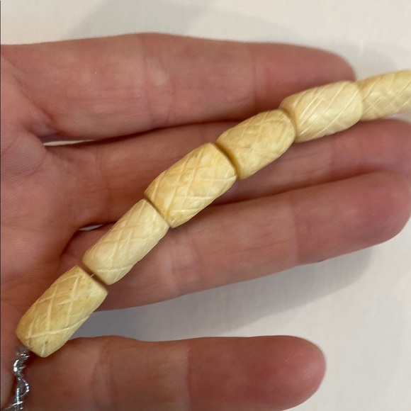 Cream Asian Beaded Necklace - Picture 8 of 14